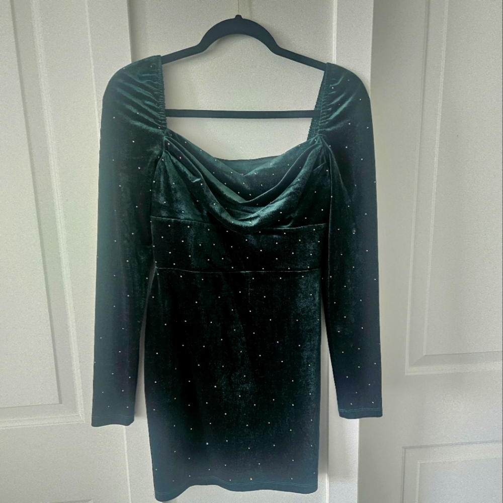 Windsor Store Holiday Green Velvet Mini Sparkle Dress